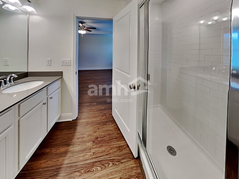 Building Photo - 20379 Calla Lily Dr