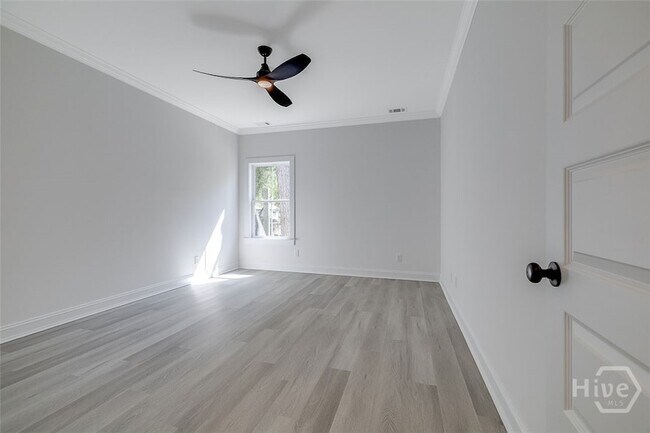 Building Photo - 1615 Le Grand St
