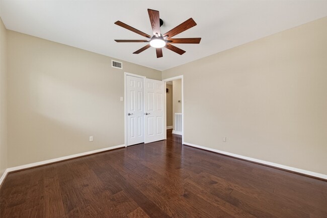 Building Photo - 2815 Bermuda Dunes Dr