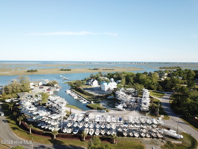 Building Photo - 242 Inlet Dr