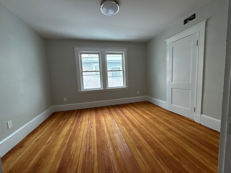 Building Photo - 18 Princeton St