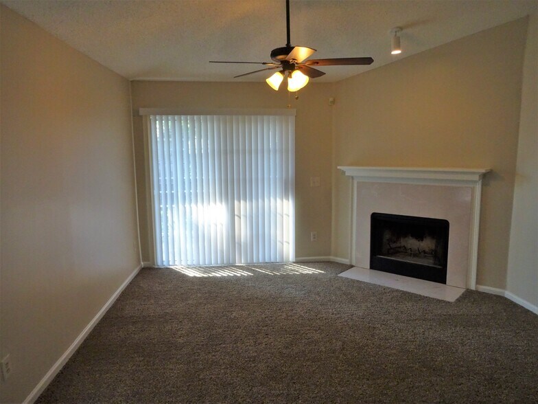 Building Photo - 7578 Fawn Lake Dr N