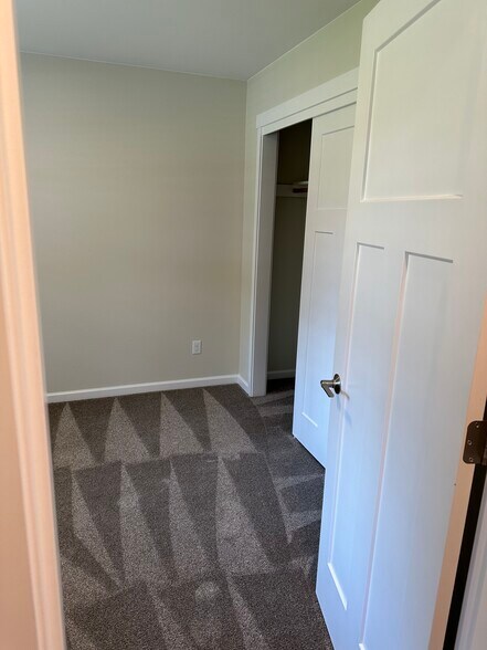 2nd closet - 6704 Summerset Dr SE