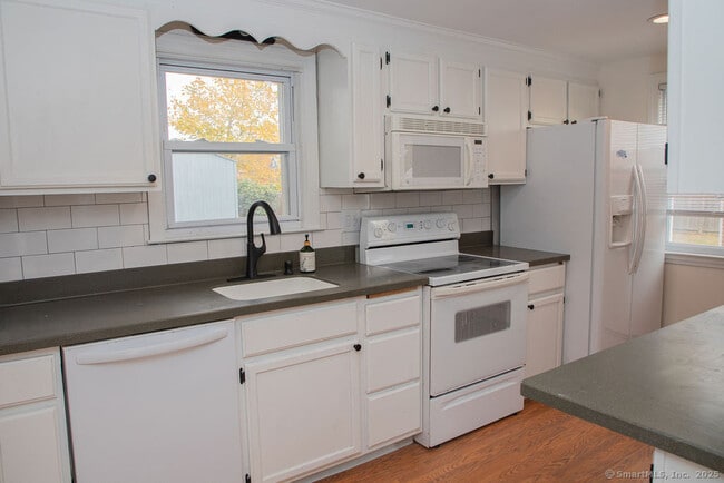 Building Photo - 20 Beckwith Dr