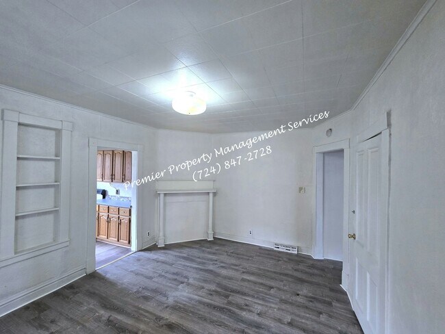 Building Photo - 125 N Chestnut St