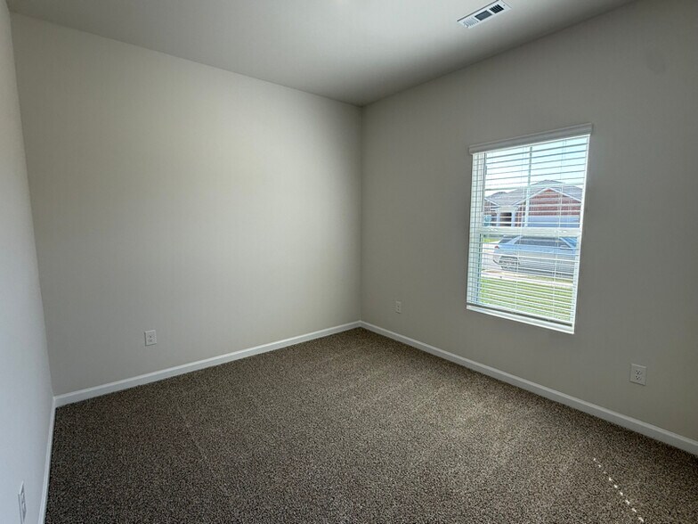Building Photo - 157 Keller Dr