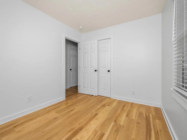 Building Photo - 117 Lockman Dr