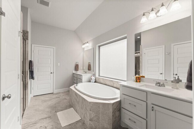 Building Photo - 27114 Sofia Forest Dr
