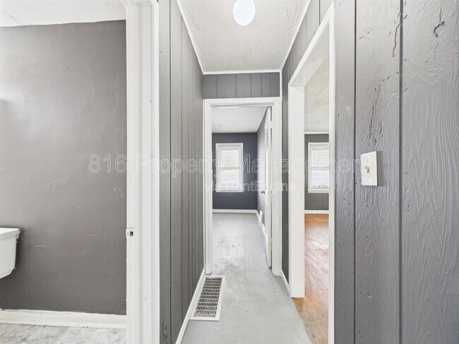 Building Photo - 3354 Jackson Ave