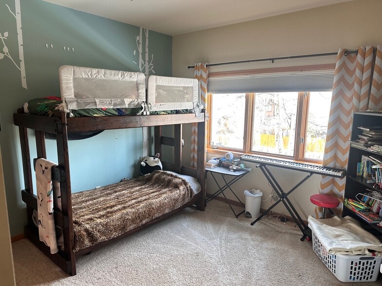 Building Photo - 318 Blackberry Ln