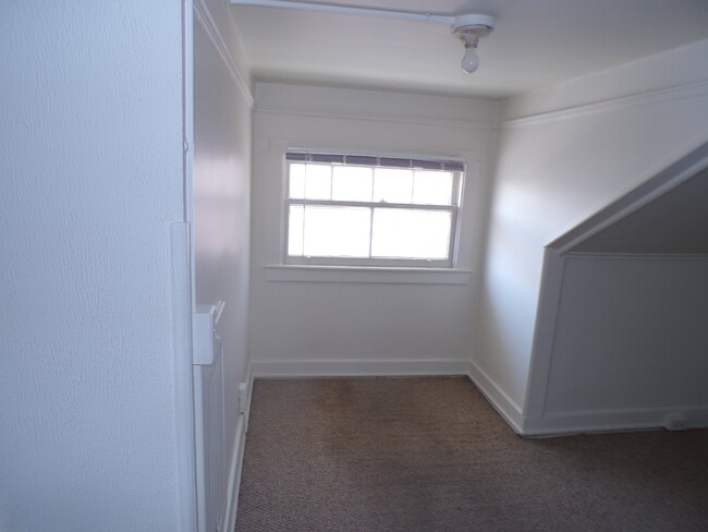 Building Photo - Capitol Hill - 1 Bedroom, 1 Bathroom (644M...