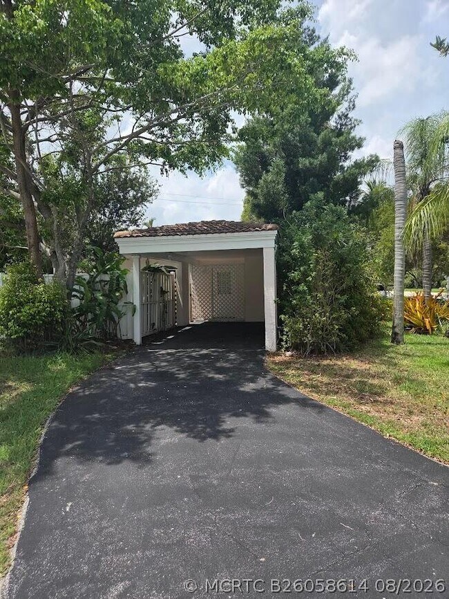 Building Photo - 1152 Bayview Dr