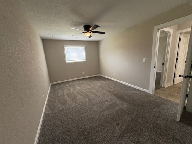 Building Photo - Beautifully Updated 2-Bedroom Duplex with ...