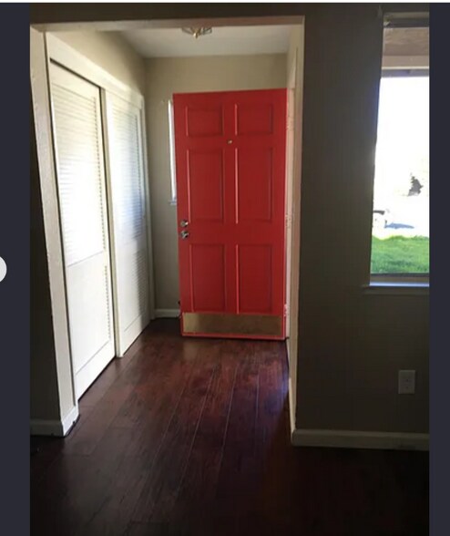 Building Photo - 129 Panoramic Ave