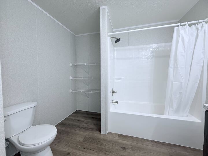 Building Photo - 29909 Flushing Dr