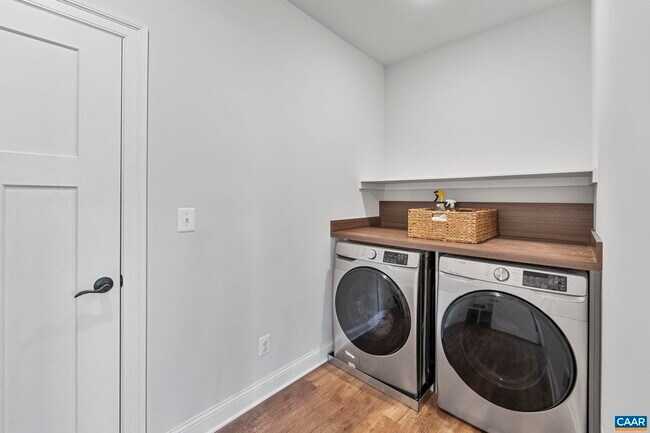 Building Photo - 598 Bleeker St