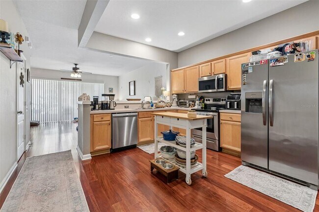 Building Photo - 26606 Castleview Way