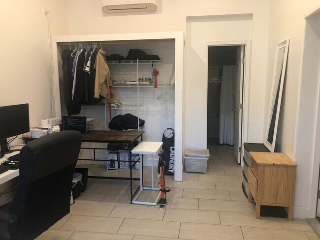 Building Photo - 1411 S Marilyn Ann Dr