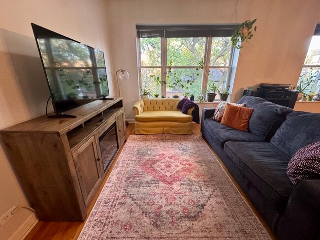 Building Photo - 1951 N Whipple St