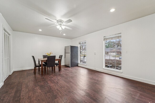 Building Photo - 3103 Glade Springs Dr