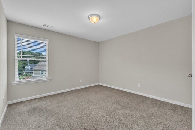 Building Photo - 4701 Kia Dr