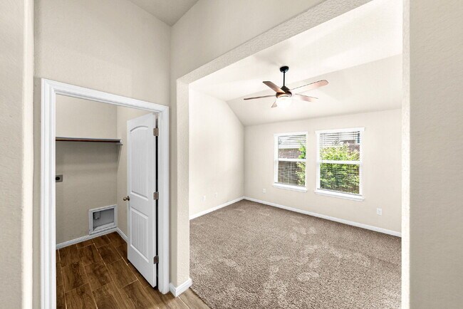 Building Photo - Greenbelt - Cul De Sac - Oversized Homesite