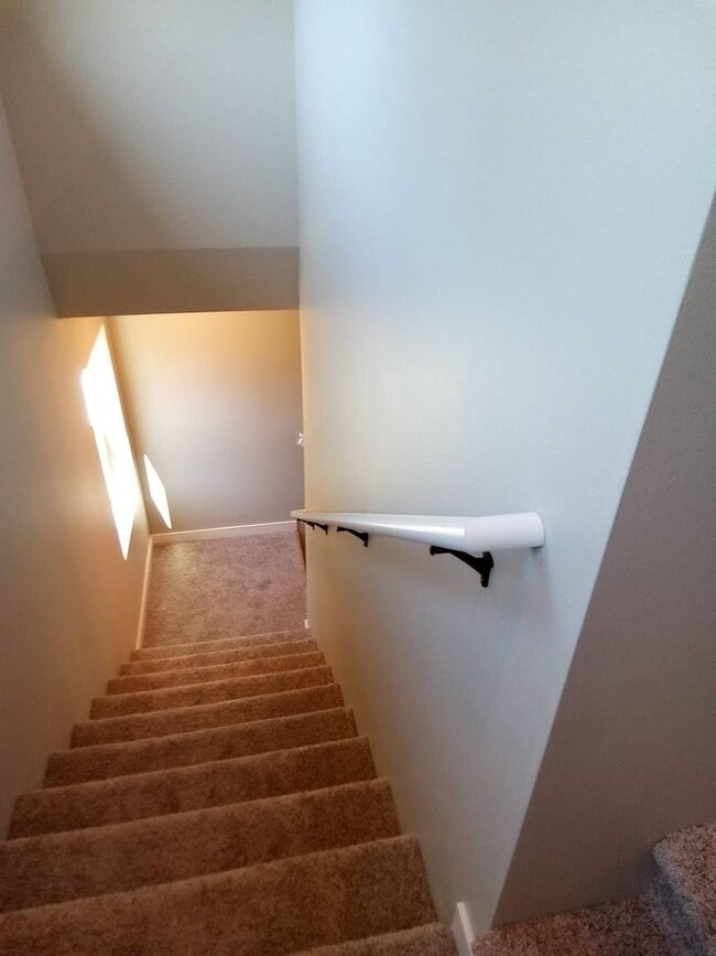 Building Photo - 3 Bedroom, 2.5 Bath in Blaine in Newer Nei...