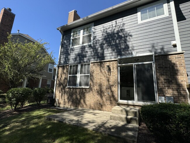 Building Photo - 74 Tanglewood Dr