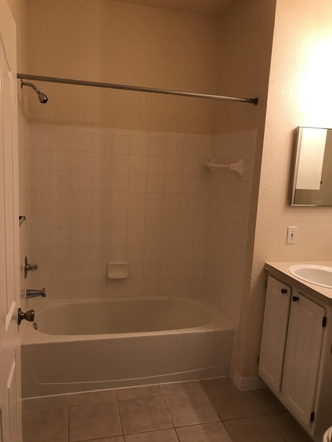 Building Photo - 1/1 Ground Floor Condo Visconti in Maitland $1195!