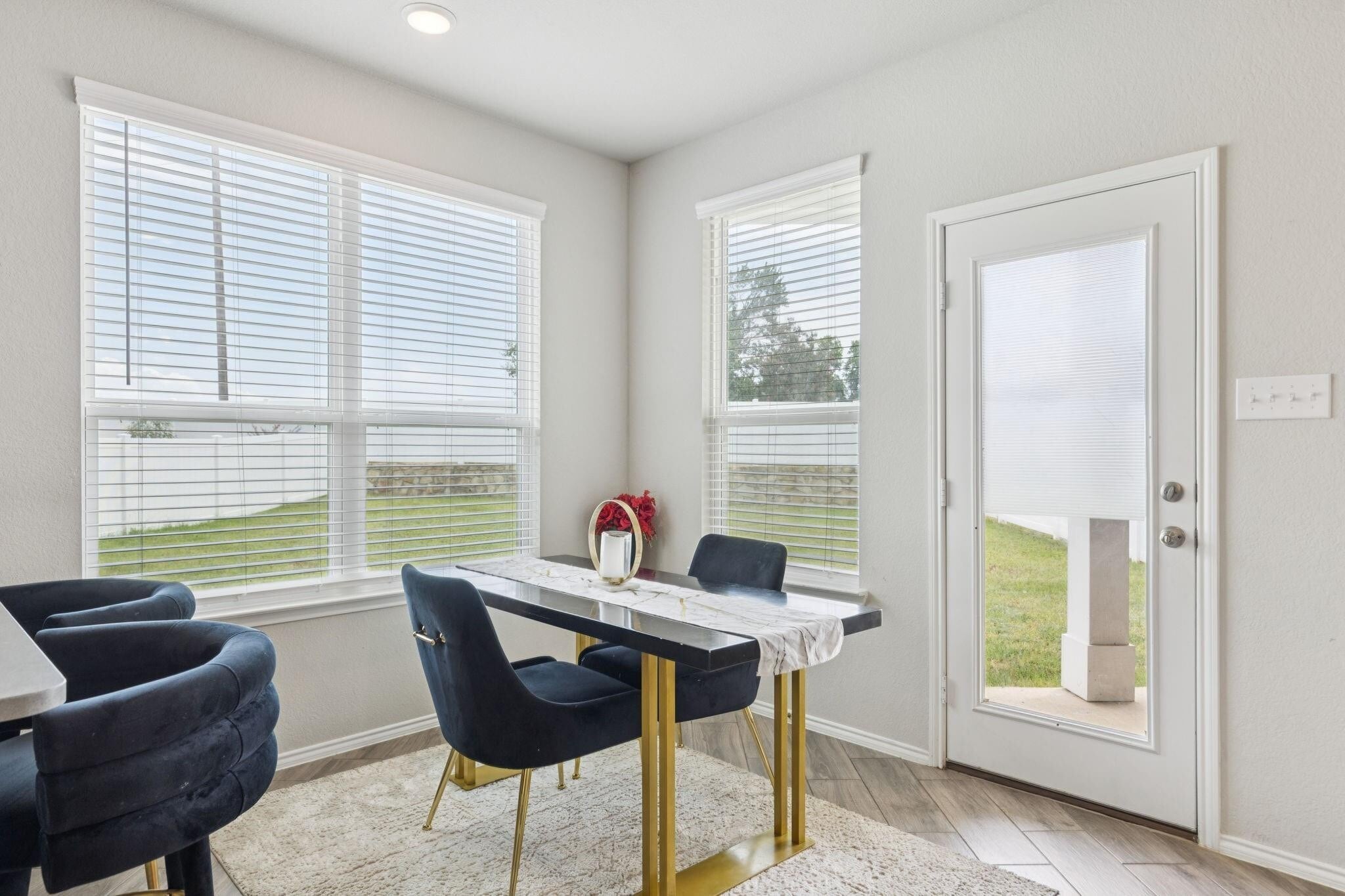 Building Photo - 8982 Delway Dr