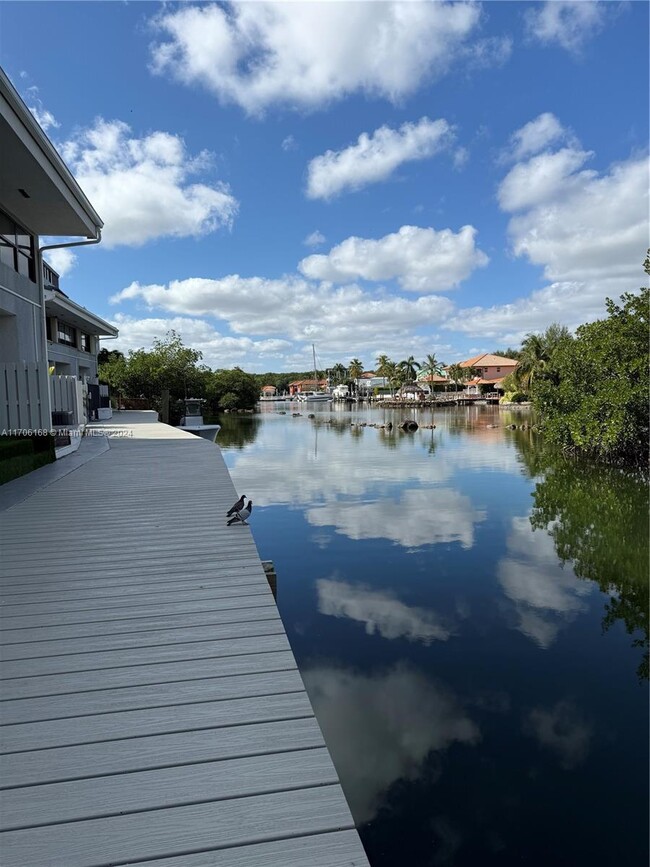 Building Photo - 401 Poinciana Island Dr