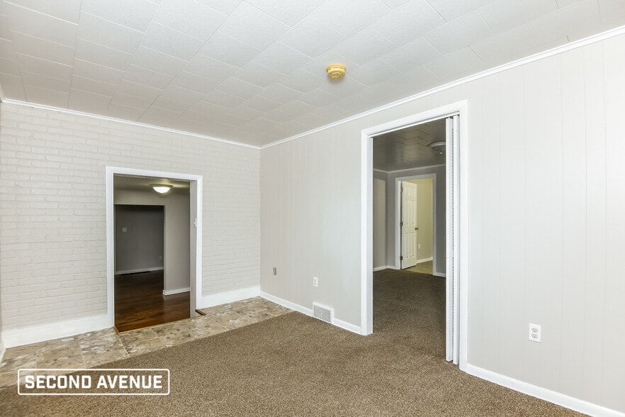 Building Photo - 43 Glenview Ave