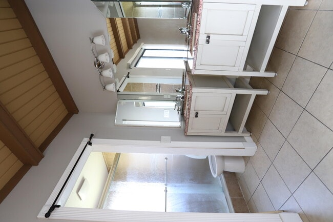 Building Photo - 1715 Woodbridge Lakes Cir