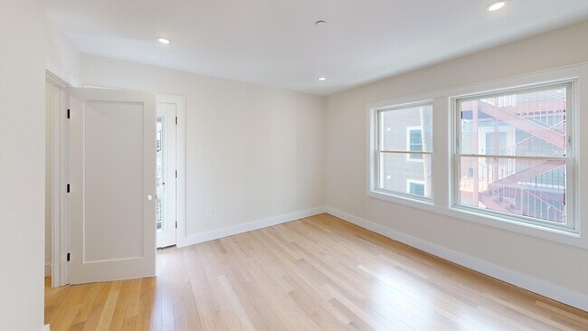 Building Photo - 59 Gove St
