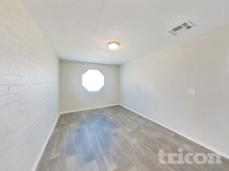 Building Photo - 459 S Johnson