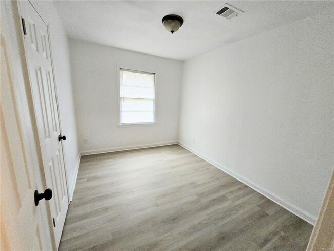 Building Photo - 204 W Park Ave