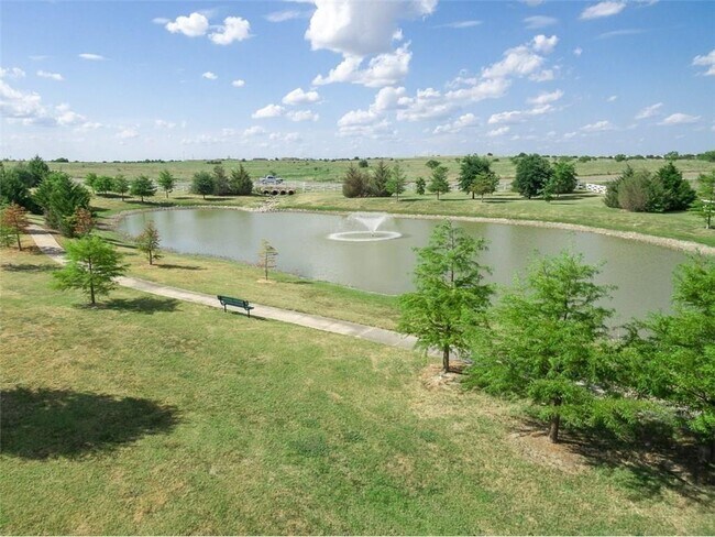 Building Photo - 11048 Kinston St