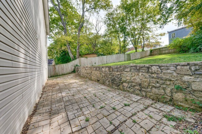 Building Photo - Welcome home to this stunning home in the great Sylvan Heights neighborhood!