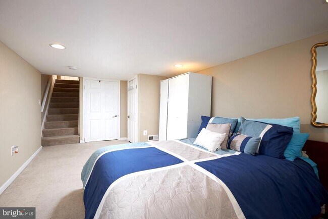 Building Photo - 518 S Luzerne Ave