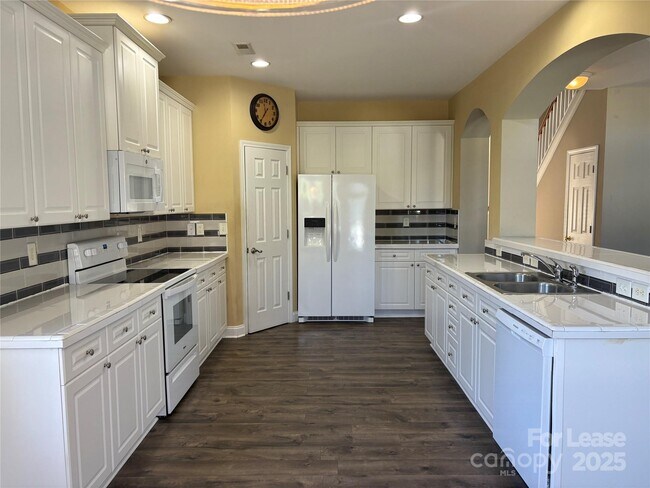 Building Photo - 118 Middleton Pl