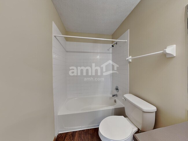 Building Photo - 748 Woodington Dr