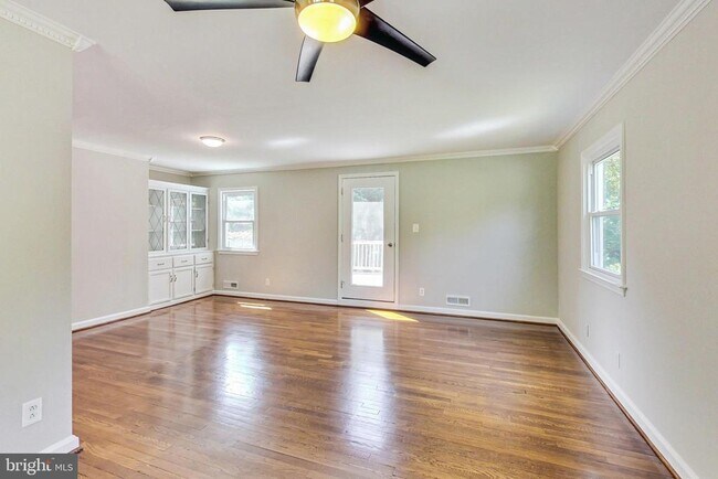 Building Photo - 4112 Spruell Dr