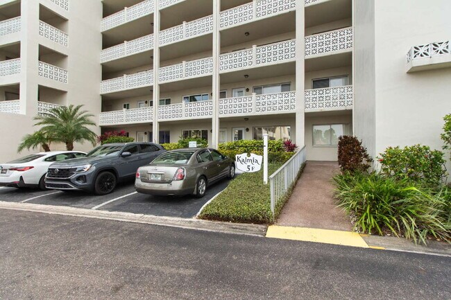 Building Photo - beautifully Furnished 1 Bedroom, 1 Bath, Walk-in Closets in both bedrooms. with a community Heate...