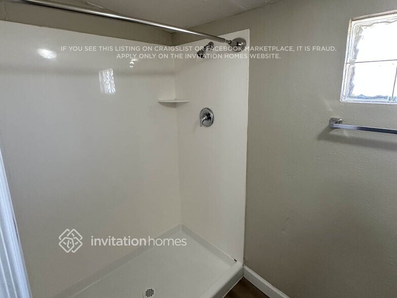 Building Photo - 12214 N Escobar Way