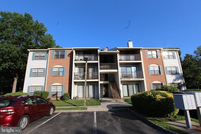 Building Photo - 8 Joyner Ct