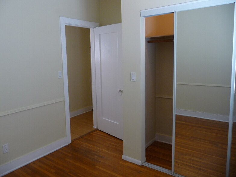 Building Photo - 435 1/2 N Sierra Bonita Ave