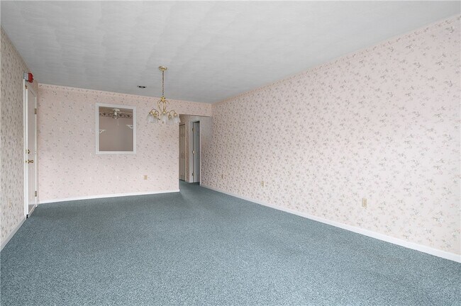 Building Photo - 185 Manville Hill Rd