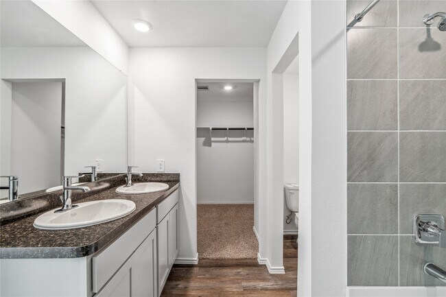 Building Photo - 5930 Hampton Vly Dr