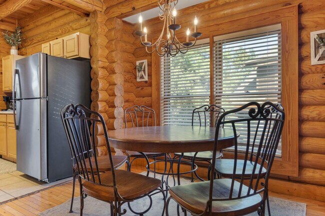 Building Photo - 741 Golf View Blvd