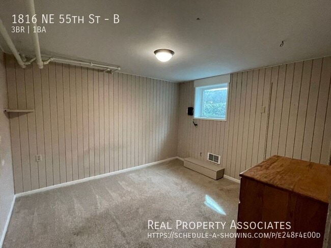 Building Photo - 1816 NE 55th St